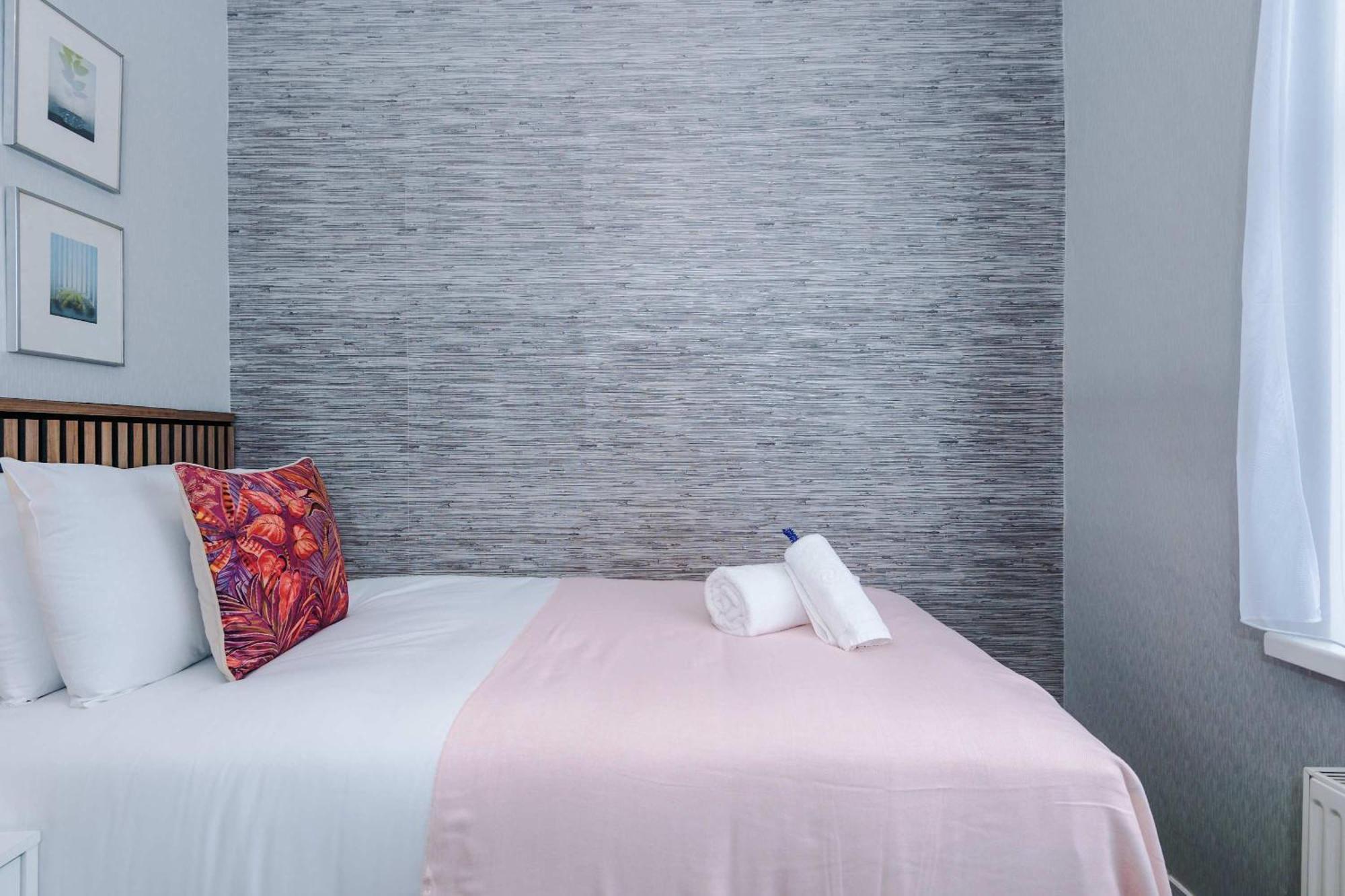 Stunning & Spacious By 53 Degrees Property, Sleeps 7 In The Heart Of Anfield! * Liverpool