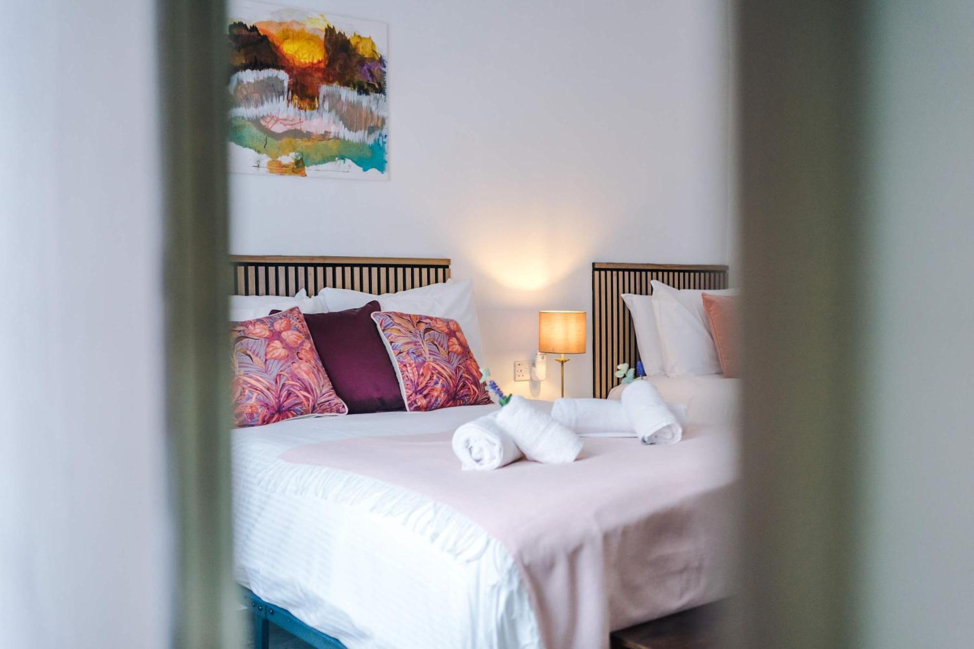 Stunning & Spacious By 53 Degrees Property, Sleeps 7 In The Heart Of Anfield! Holiday home *
