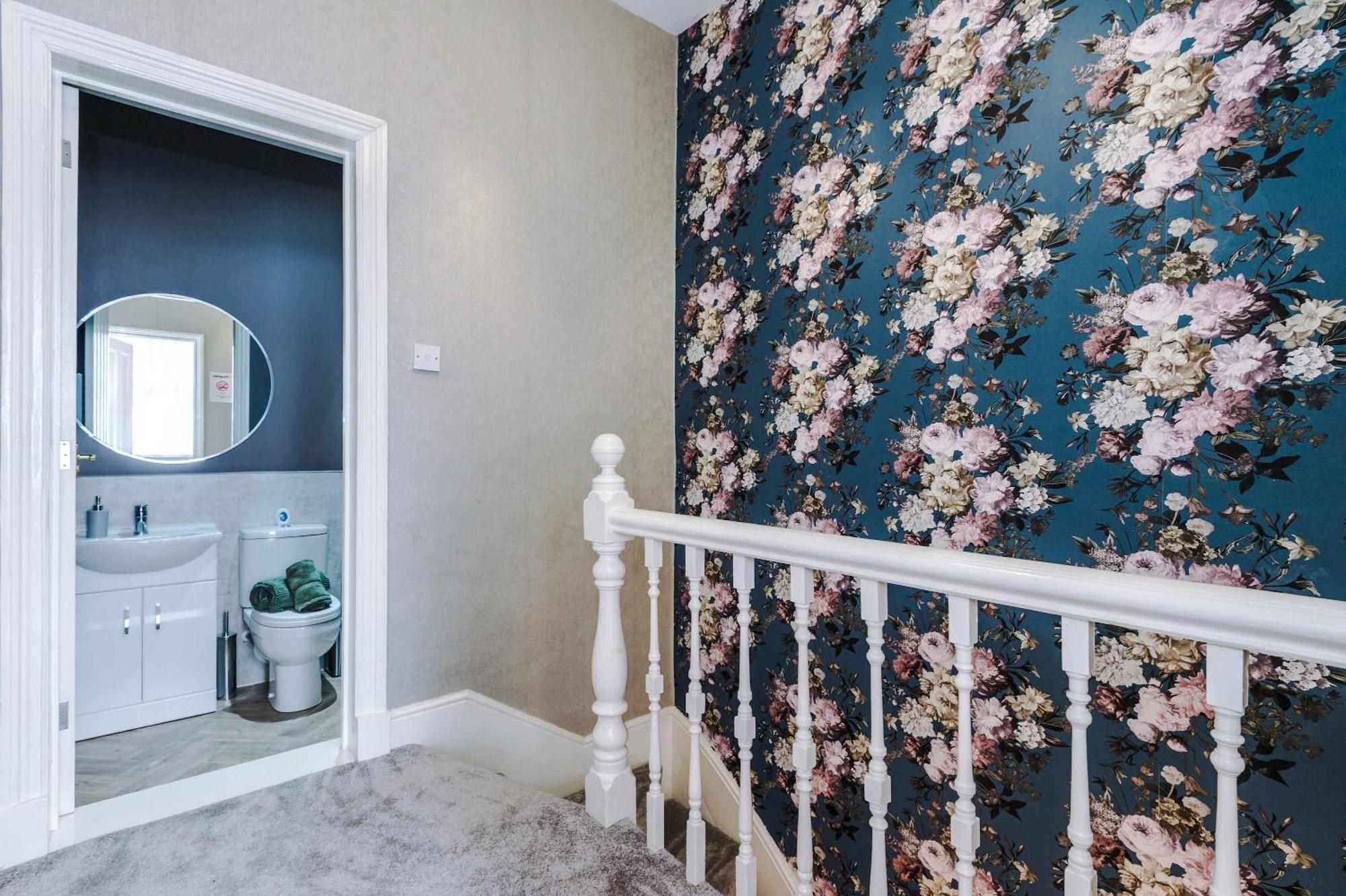 Stunning & Spacious By 53 Degrees Property, Sleeps 7 In The Heart Of Anfield! Holiday home Liverpool