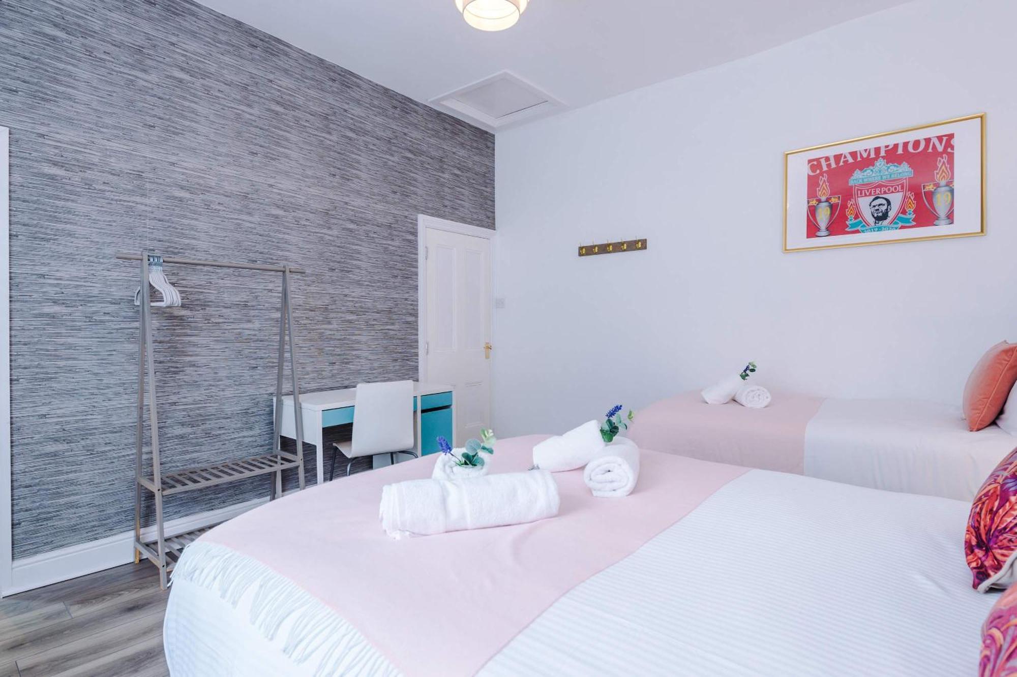 Stunning & Spacious By 53 Degrees Property, Sleeps 7 In The Heart Of Anfield! * Liverpool