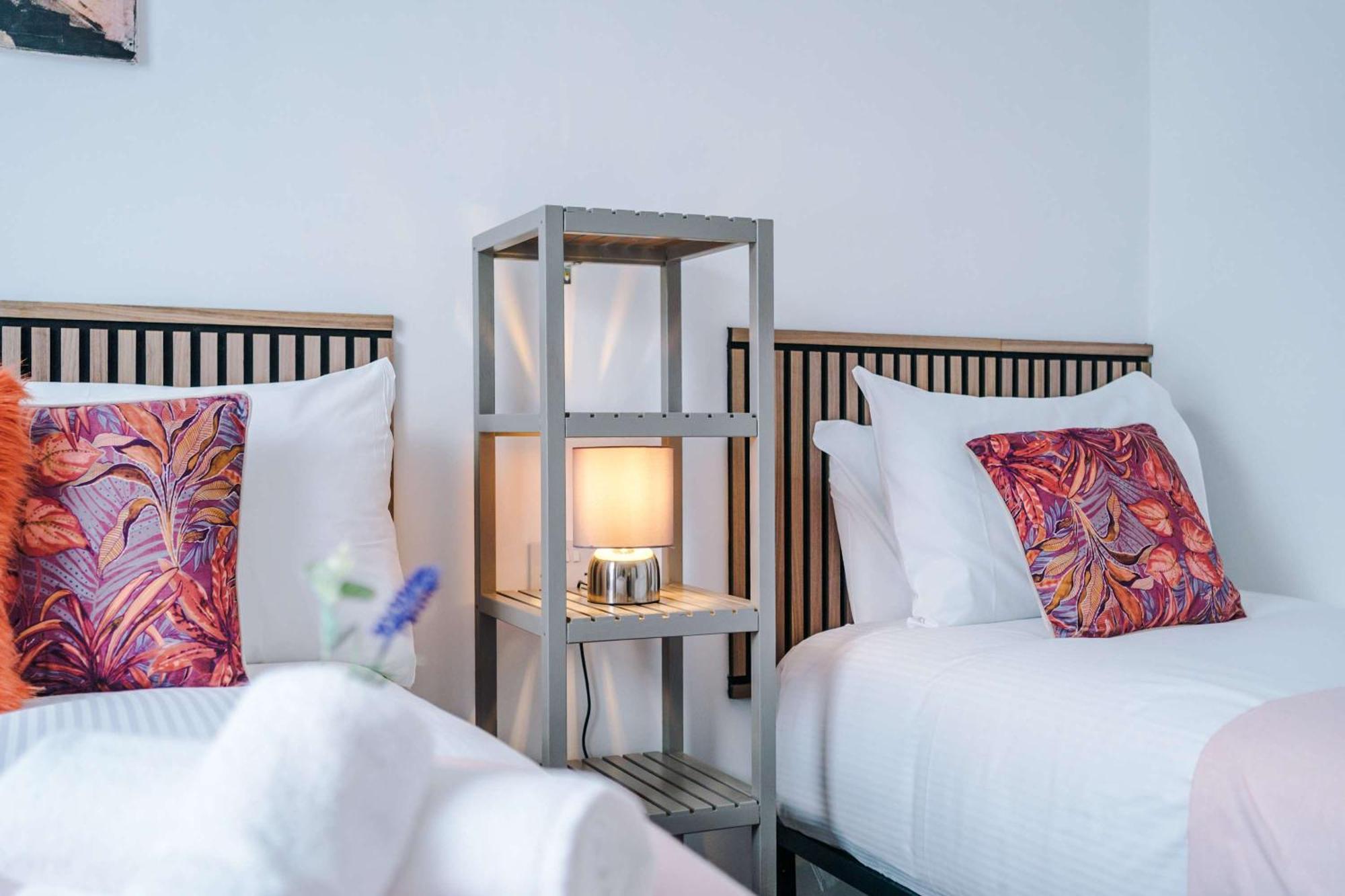 Stunning & Spacious By 53 Degrees Property, Sleeps 7 In The Heart Of Anfield! * Liverpool