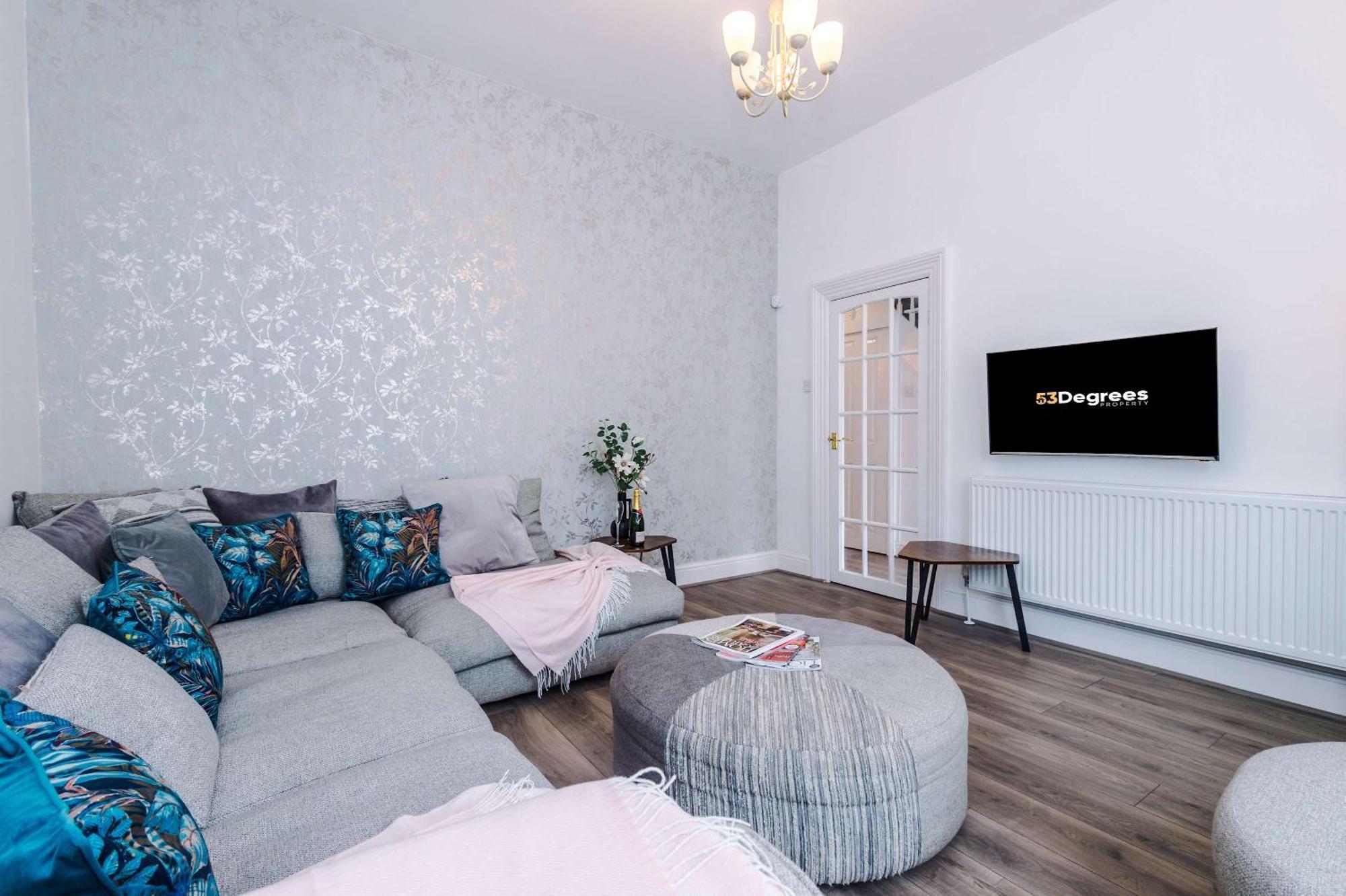 Holiday home Stunning & Spacious By 53 Degrees Property, Sleeps 7 In The Heart Of Anfield! Liverpool