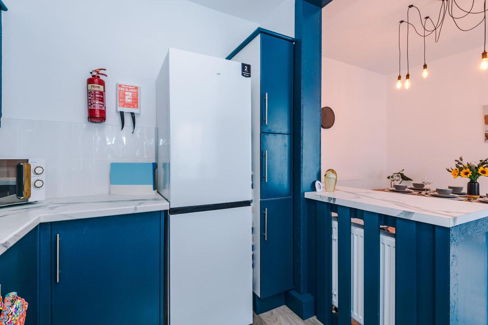 Holiday home Stunning & Spacious By 53 Degrees Property, Sleeps 7 In The Heart Of Anfield! *